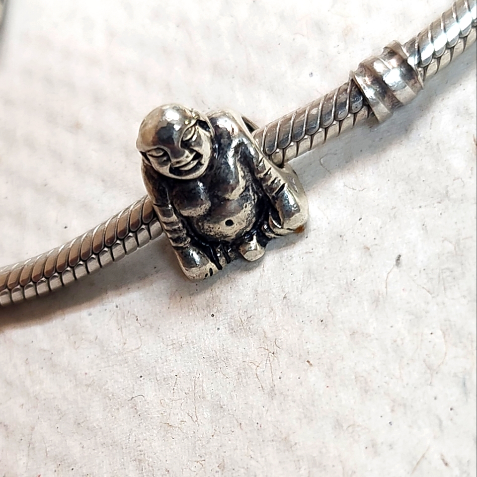 Authentic Chamilia Sterling Silver Buddha Charm 19$